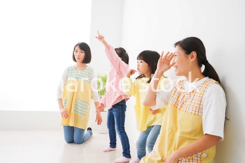 こども園で遊ぶ子どもたち