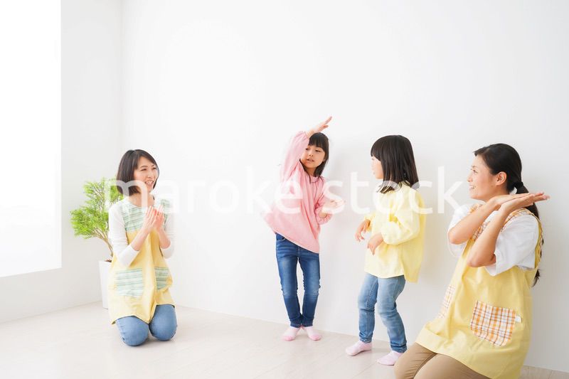 こども園で遊ぶ子どもたち