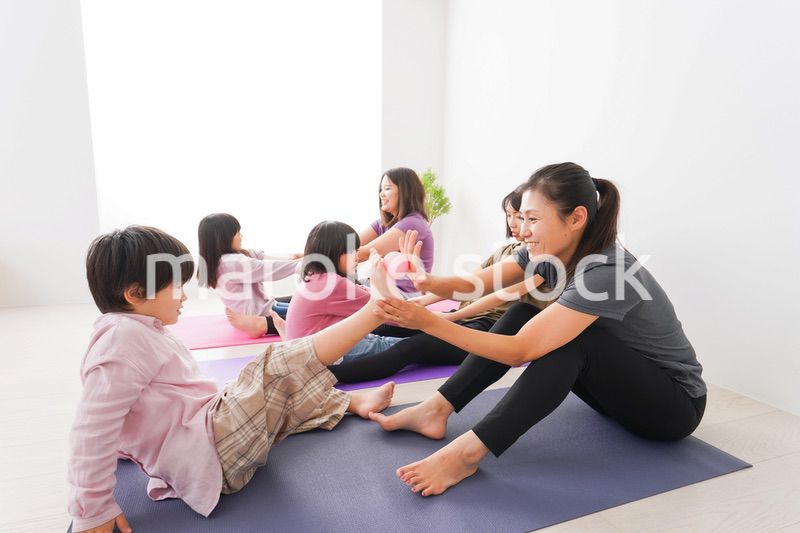 親子でストレッチ