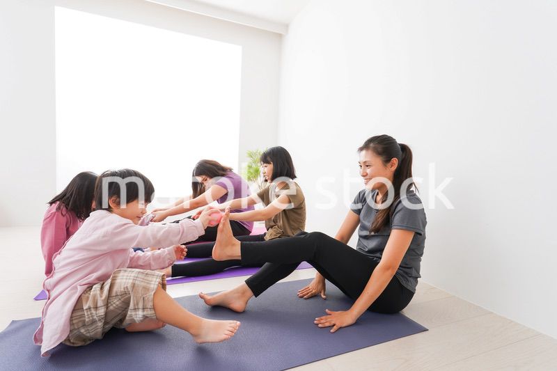 親子でストレッチ