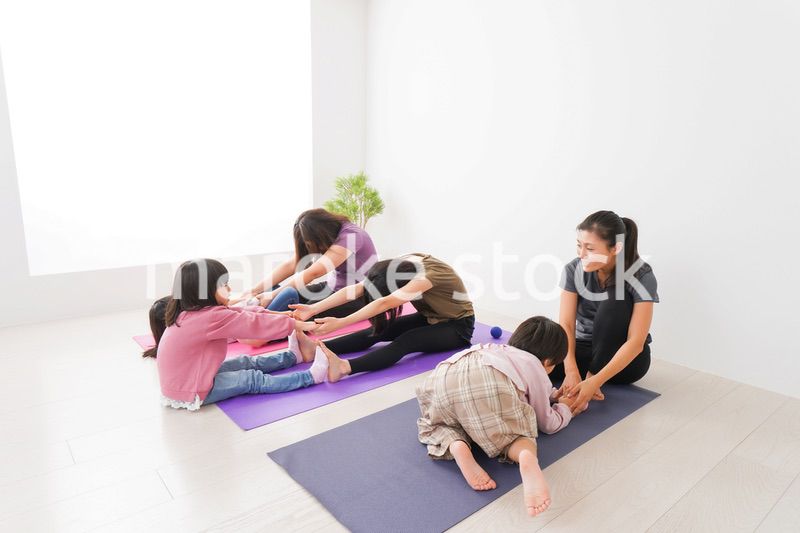 親子でストレッチ