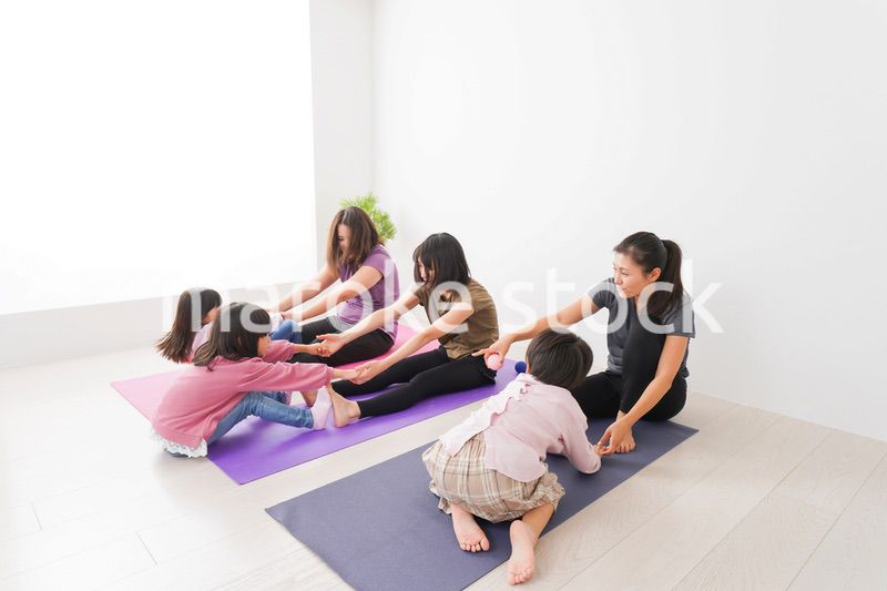 親子でストレッチ